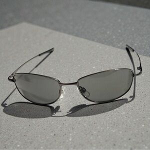 i-gogs metals rectangular smoke tint sunglasses in gun metal snug fit wrap style
